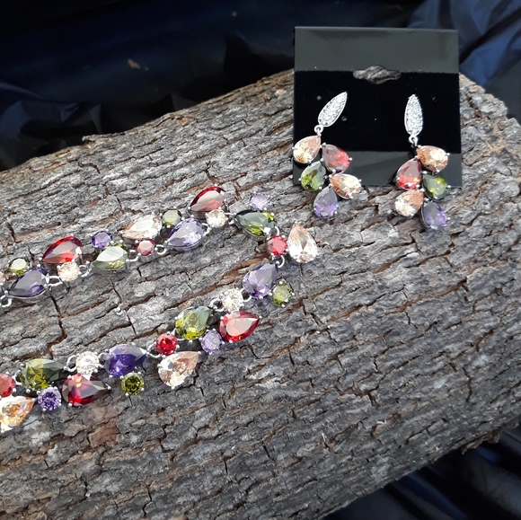 Mesmerizing Multi-Stone Silver Set - Picture 3 of 10